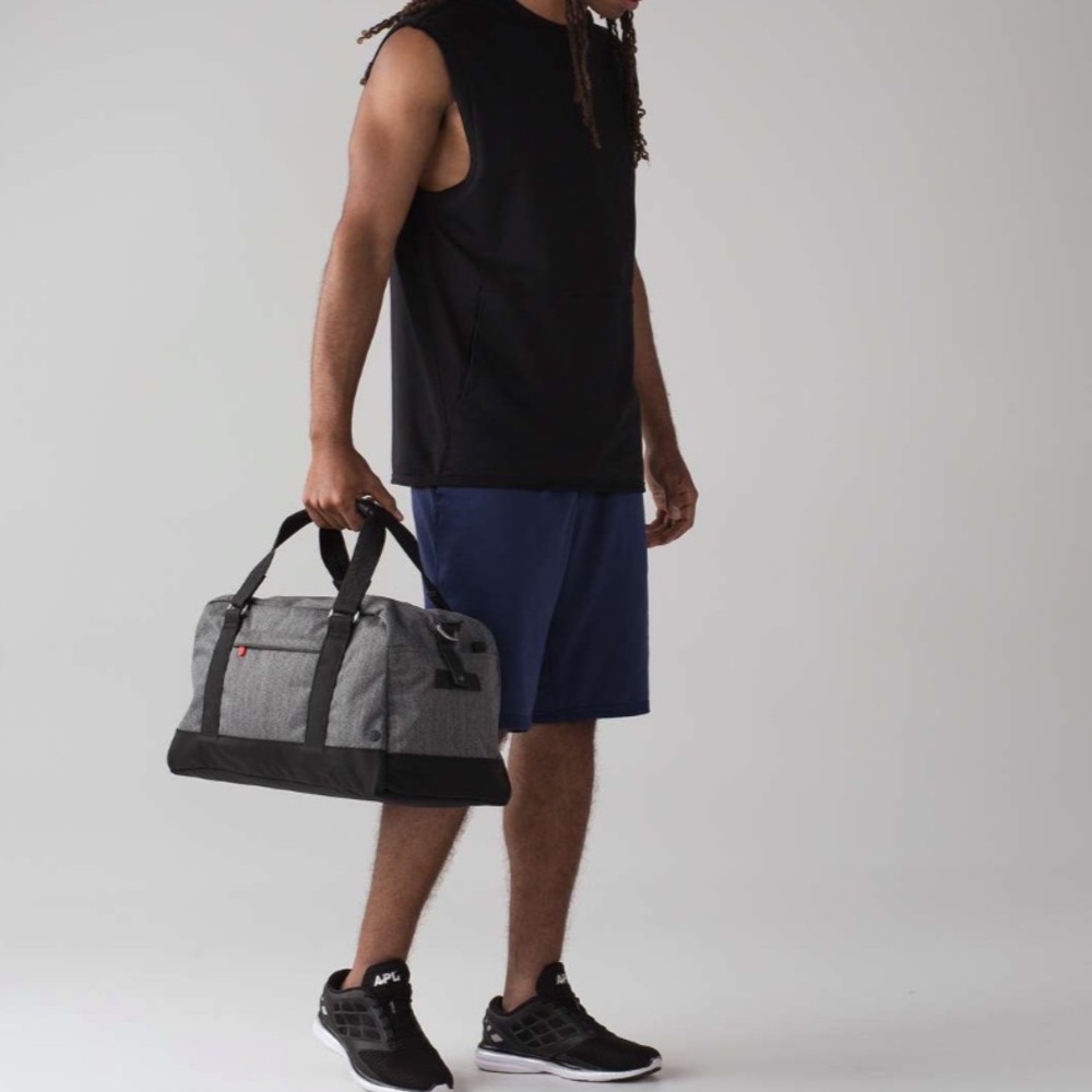Lululemon Black Clock Out Short 11" M